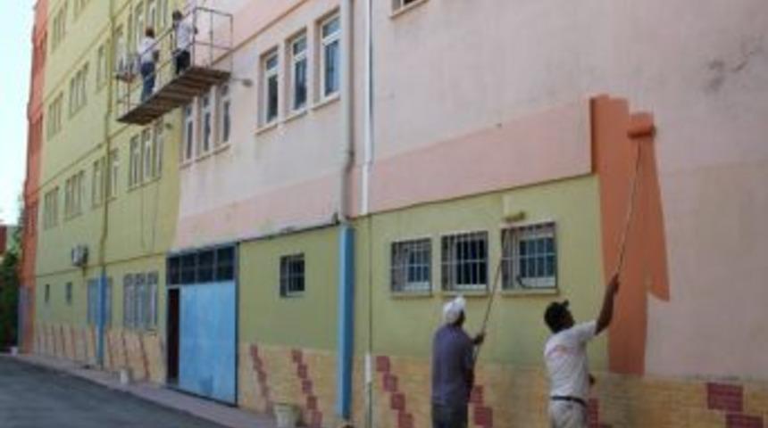 Toroslar&rsquo;da Okullar Bakım Ve Onarımdan Ge&ccedil;iriliyor