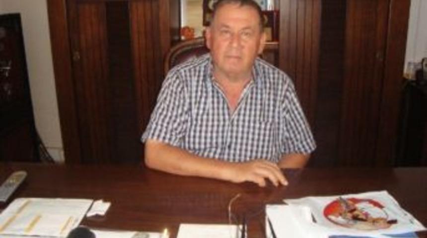 İş Adamı İbrahim Koyuncu, &Uuml;&ccedil; Yılda Okullara 50 Ton Boya Bağışladı