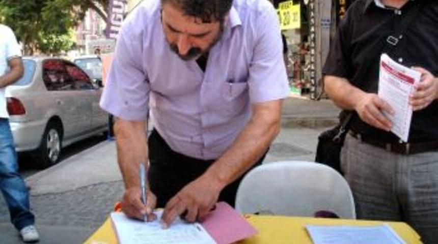 Mersin&rsquo;de "4+4+4&rsquo;e Hayır" İmza Kampanyası Başlatıldı