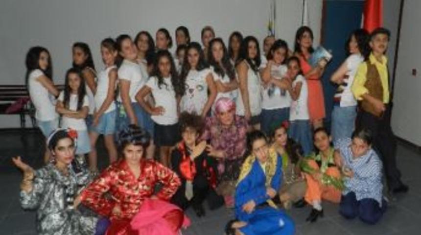 E&ccedil;ev'li &Ccedil;ocukların G&ouml;sterisi Beğeniyle İzlendi