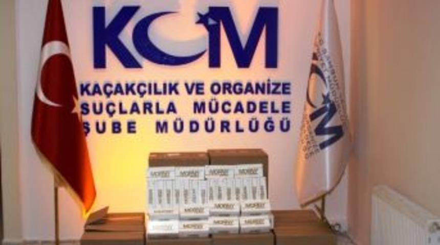 Esrar, T&uuml;t&uuml;n, Sahte Para Ve Makaron Ele Ge&ccedil;irildi