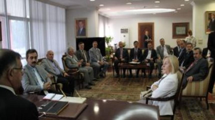 D&uuml;zce Yerel Meclisinden Valiye Hayırlı Olsun Ziyareti