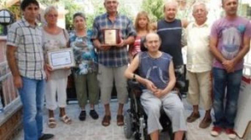 Engelliler Derneği&rsquo;nden anlamlı yardım