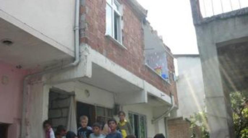 Şehit Ailesi  Eve Bayrak Astırmadı