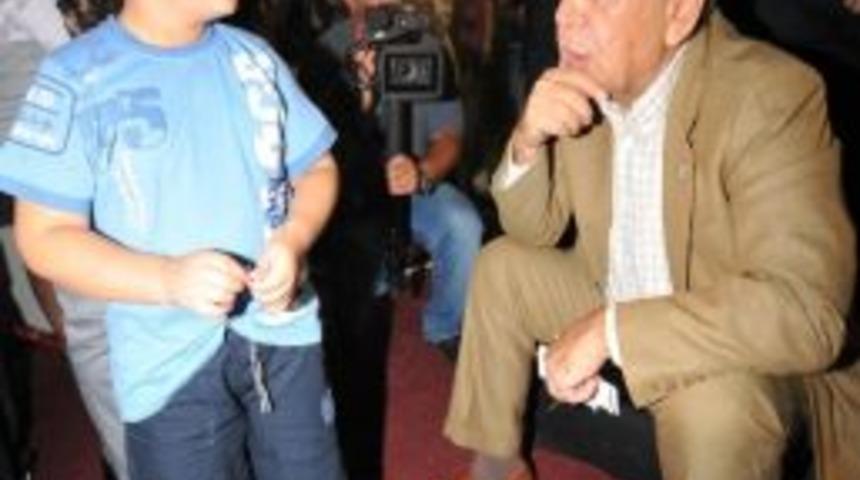 Başkan Amcasından Sarı Otob&uuml;s İstedi