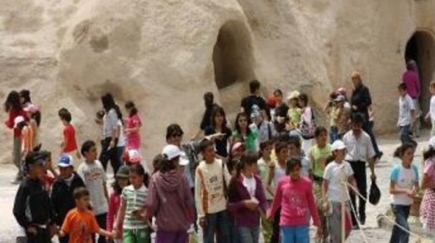 Kapadokya B&ouml;lgesini Yılın İlk 8 Ayında 1 Milyon 762 Bin 431 Kişi Gezdi