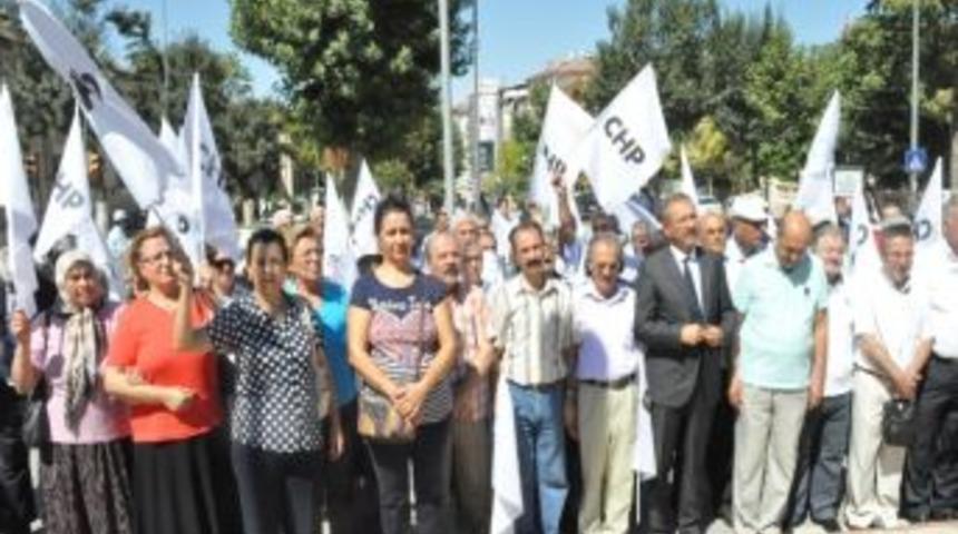 Chp'nin 89'uncu Kuruluş Yıld&ouml;n&uuml;m&uuml; Dolayısıyla, Atat&uuml;rk Anıtı'na &Ccedil;elenk Konuldu