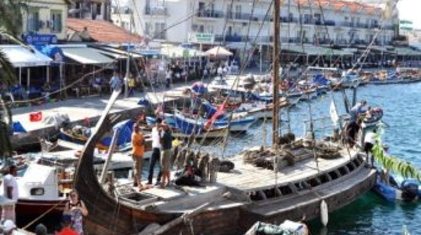 Antik Gemi 'kybele' Yeniden Fo&ccedil;a'da