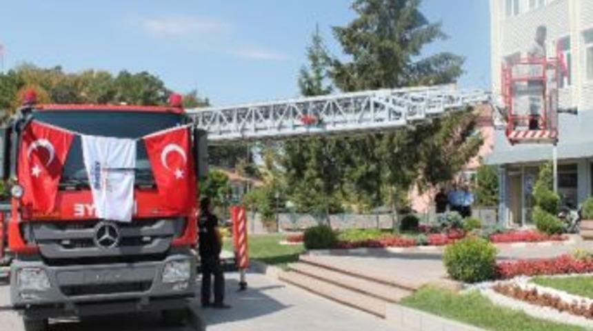 Yeni İtfaiye Aracı Halka Tanıtıldı
