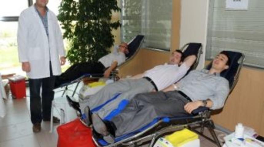 Osmangazi &Ccedil;alışanlarından Kan Bağışı