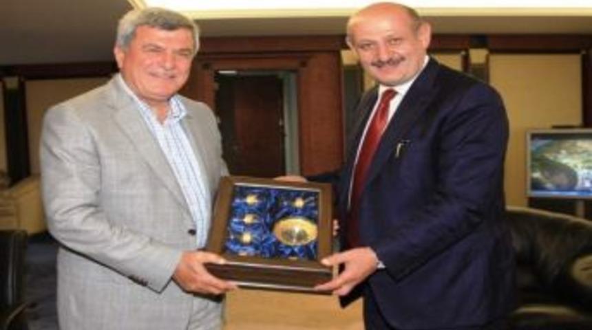 Karaosmanoğlu, Rize'de Temaslarda Bulundu