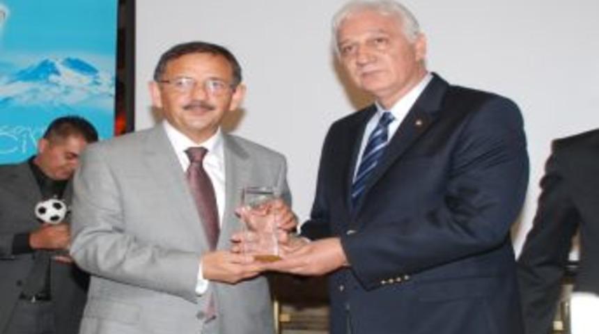 B&uuml;y&uuml;kşehir Belediye Başkanı Mehmet &Ouml;zhaseki: