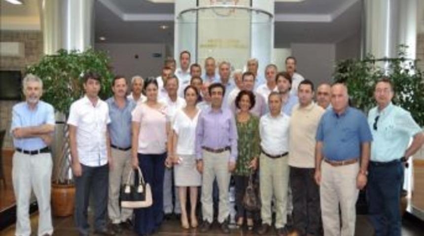 Vali G&uuml;zeloğlu, Sanayicilerle Buluştu