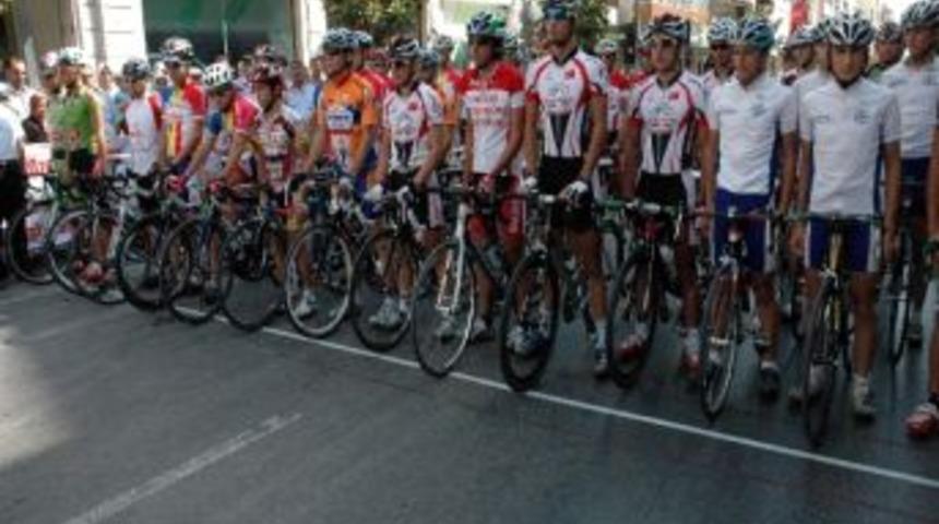 Balıkesir'de Uluslararası Bisiklet Kriteryum Yarışı Yapıldı