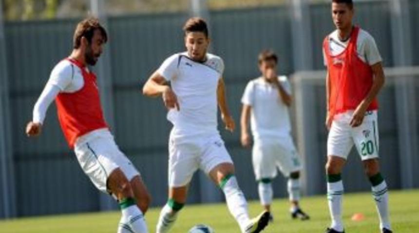 Timsah Kapılarını Kapattı