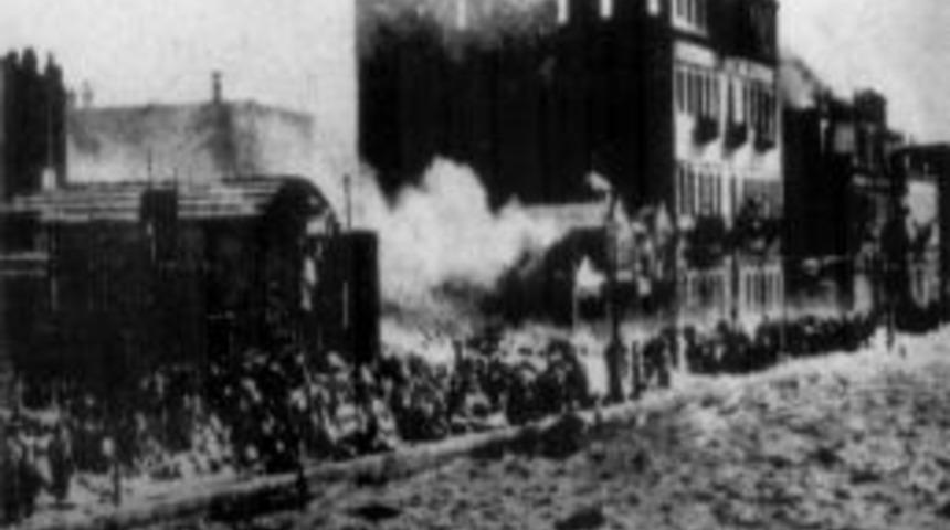 Yunan Tarih&ccedil;i: İzmir Yangınını T&uuml;rklerin &Ccedil;ıkardığını Ispatlayan Bir Belge Yok