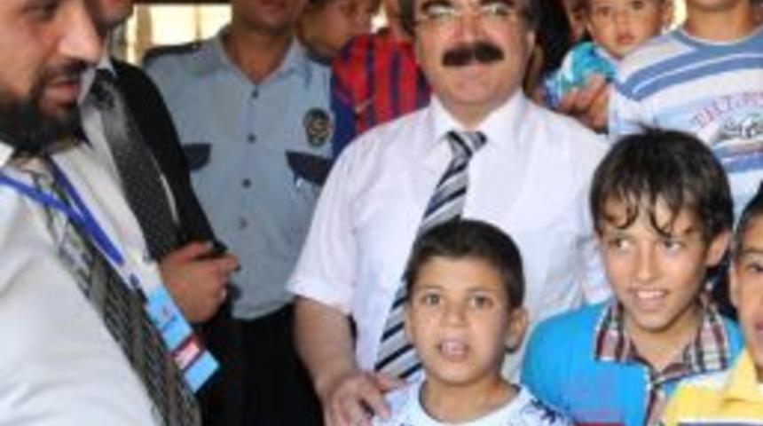 Adana&rsquo;daki Suriyeliler, Diğer İllerdeki Kamplara Sevk Edildi