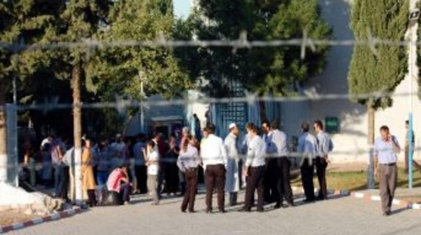 Adıyaman&rsquo;daki Suriyeli M&uuml;lteciler, Şanlıurfa&rsquo;ya G&ouml;nderildi