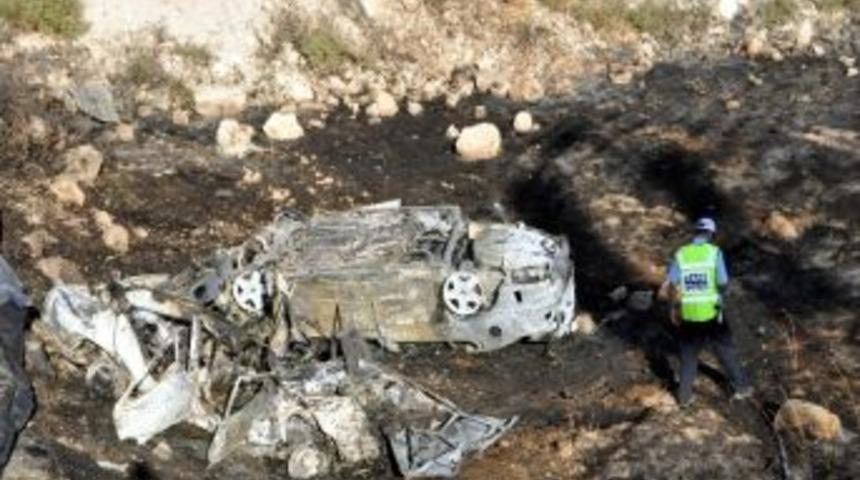 Kaza Sonrası İki Otomobil Alev Topuna D&ouml;nd&uuml;