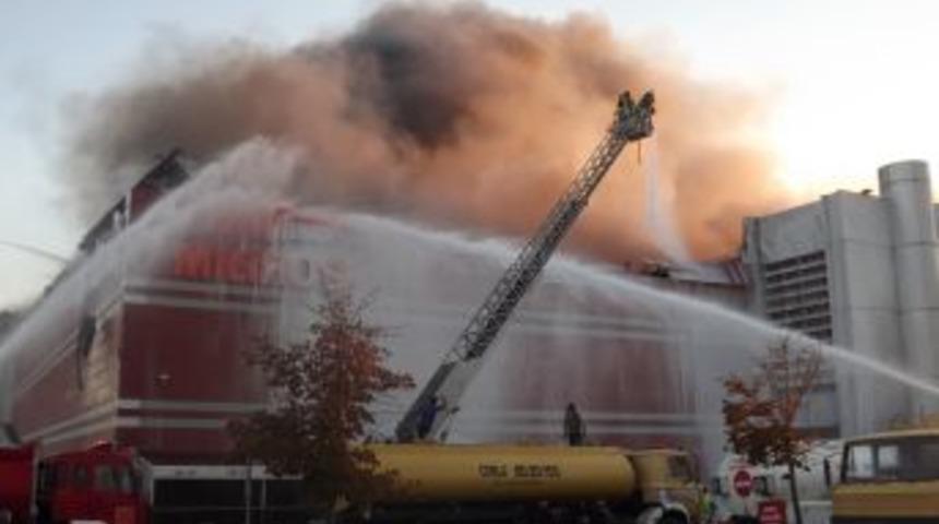 &Ccedil;orlu'da AVM yangını