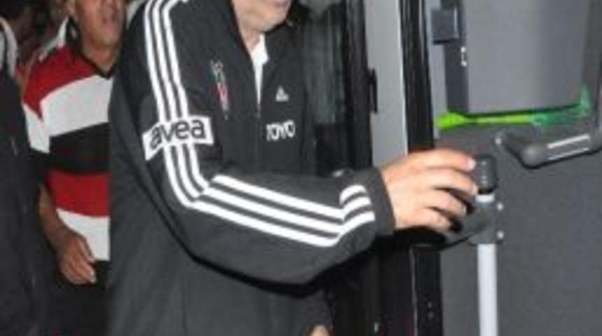 Beşiktaş, Boluspor İle Yaptığı Hazırlık Ma&ccedil;ının Ardından İstanbul'a Hareket Etti