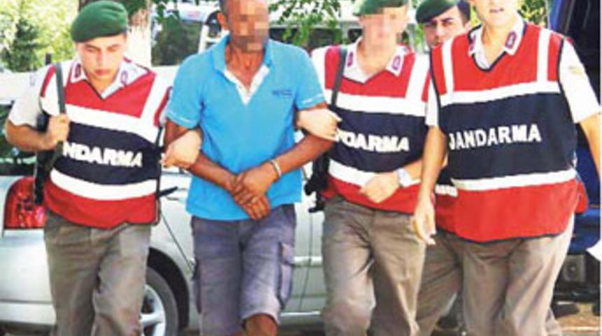 Sekiz yaşındaki kızı taciz etti