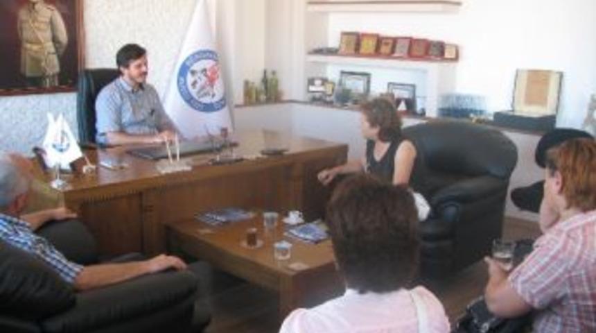 Chp İzmir Milletvekili Birg&uuml;l Ayman G&uuml;ler'den Bergama Ticaret Odası'na Ziyaret