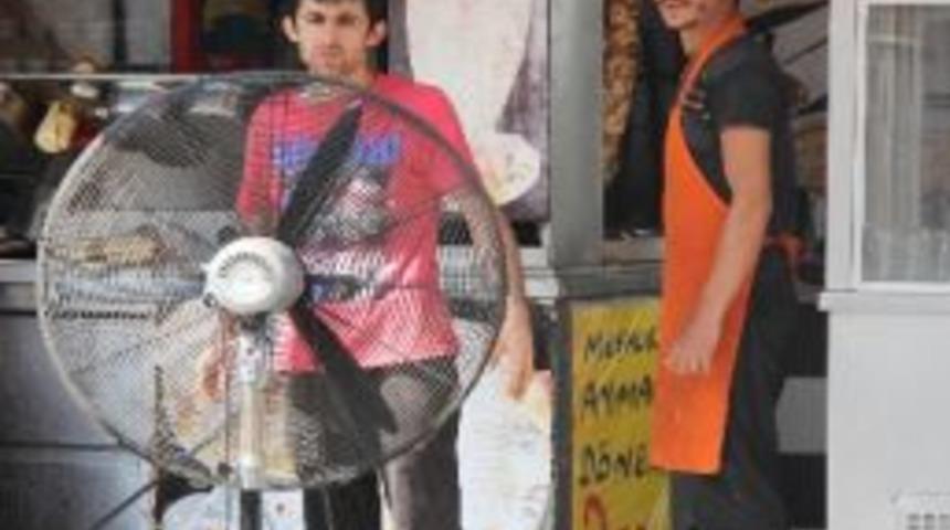 D&ouml;nercide Korkutan Yangın