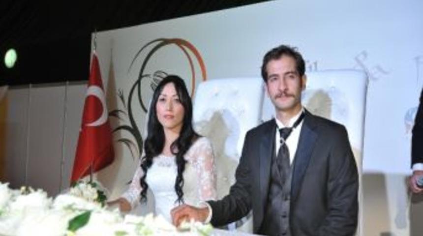 &Ouml;lmez Ve Aslan Ailelerinin Mutlu G&uuml;n&uuml;