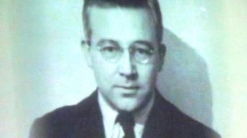 Ayvalık&rsquo;ta Şair Sabahattin Ali G&ouml;zyaşlarıyla Anıldı