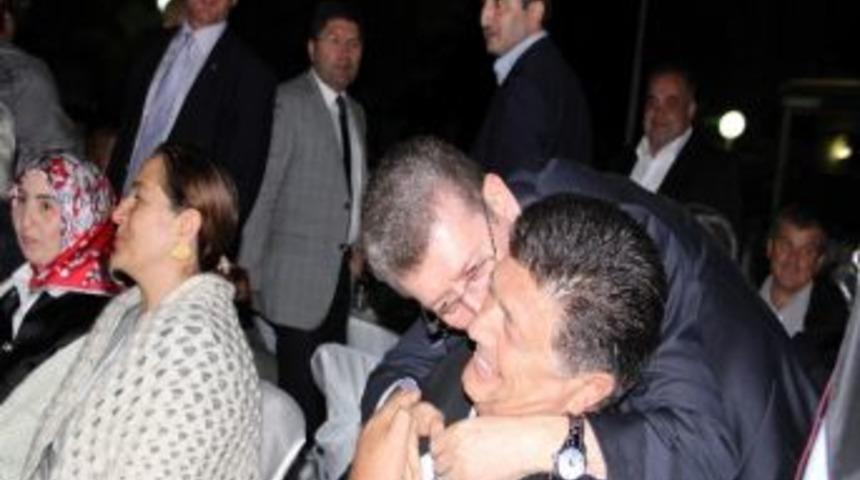 Vali, Milletvekilini &Ouml;pt&uuml;