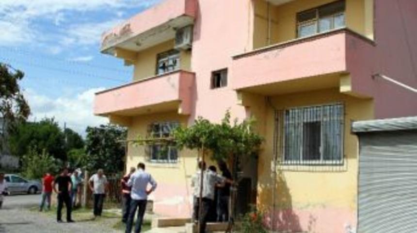 Lise &Ouml;ğrencisi Kız Evinde &Ouml;l&uuml; Bulundu