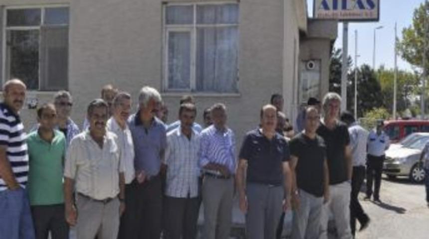 Atlas Halı &Ccedil;alışanları Hak Arayışında