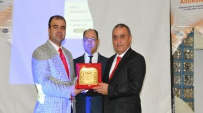 Eczane Teknisyenlerine Sertifika Verildi