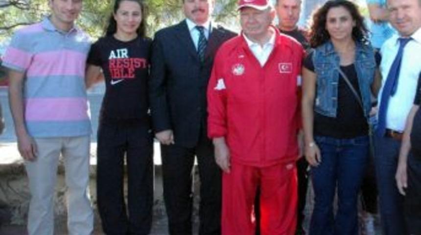 Olimpiyat Yıldızları Aslı &Ccedil;akır Alptekin Ve Nevin Yanıt İsmail Ak&ccedil;ay İle Buluştu