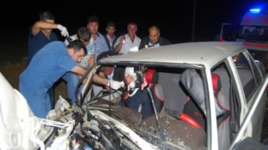 Eşme&rsquo;de Trafik Kazası İki Yaralı