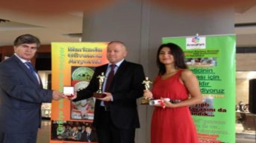 Sur &Ccedil;elik Kapı&rsquo;ya "tavsiye Ediyoruz Ve Memnuniyet" &Ouml;d&uuml;l&uuml;