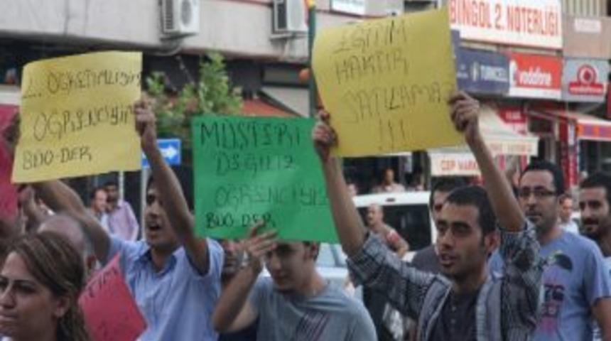 &Ouml;ğrencilerden Har&ccedil; Protestosu
