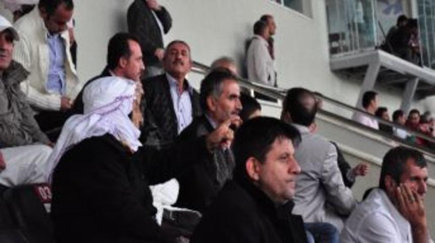 90 Yaşındaki Zinnet Ninenin Ma&ccedil; Keyfi