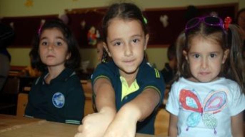 Yalova'da 2 Bin 233 Minik Okula Başladı