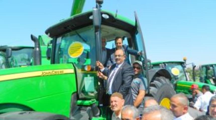 Osmancıklı 150 &Ccedil;ift&ccedil;i Tarım Fuarını Gezdi