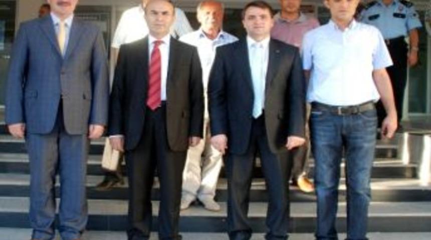 Vali Demirtaş Kahta Belediyesi'ni Ziyaret Etti