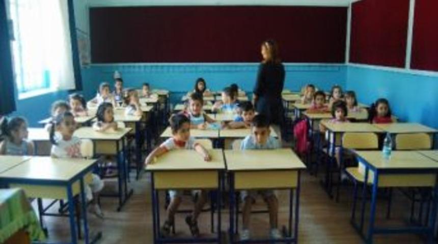 İlk G&uuml;n Heyecan Ve G&ouml;zyaşı Bir Arada