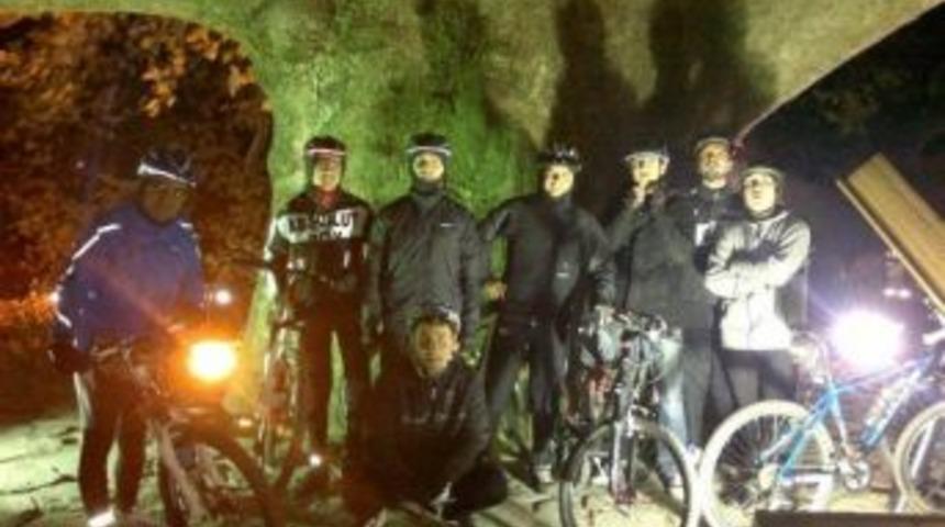 Bursalı Bisiklet&ccedil;iler Gece-g&uuml;nd&uuml;z Şehir Turunda