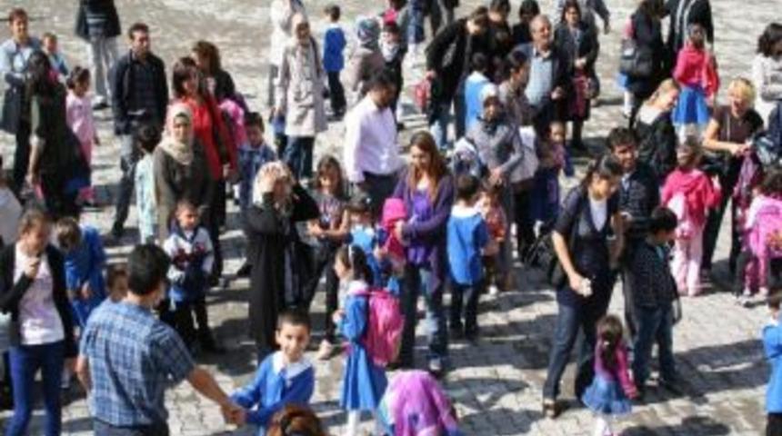 Kars&rsquo;ta Miniklere İlk Ders Zili &Ccedil;aldı