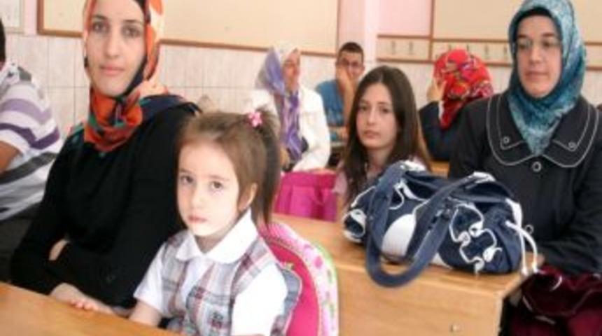 Minik &Ouml;ğrencilerin Okul Heyecanı Başladı