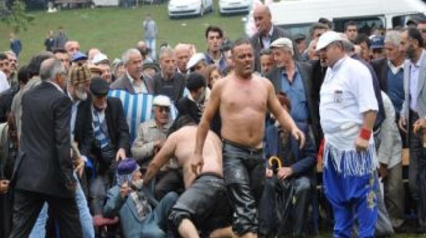 Kızılelma G&uuml;reşlerinde Başpehlivan Recep Kara