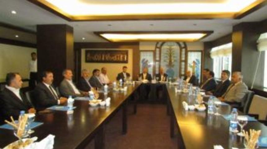 Ak Parti&rsquo;de Yerel Se&ccedil;imler Değerlendirme Toplantısı
