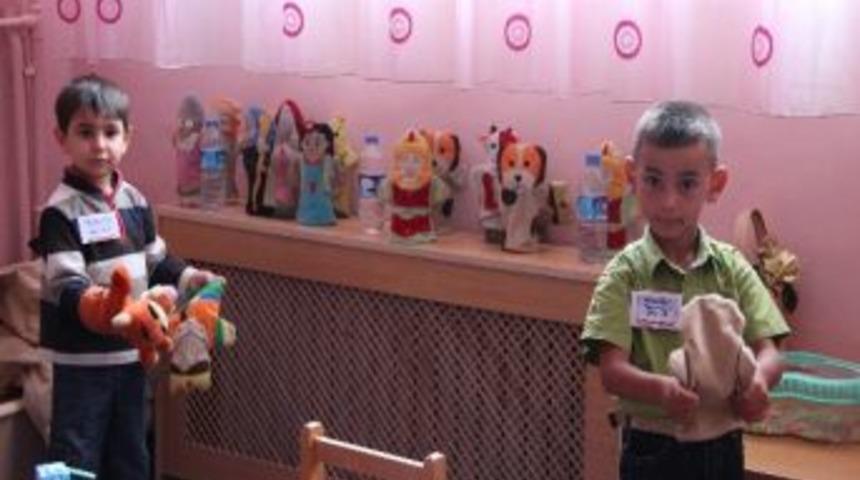 Okulla Tanışan &Ccedil;ocukların Heyecanı