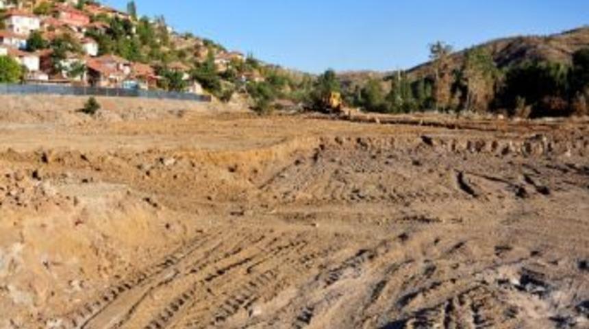 T&uuml;rk&ouml;z&uuml; Semt Stadının Yapımına Başlandı